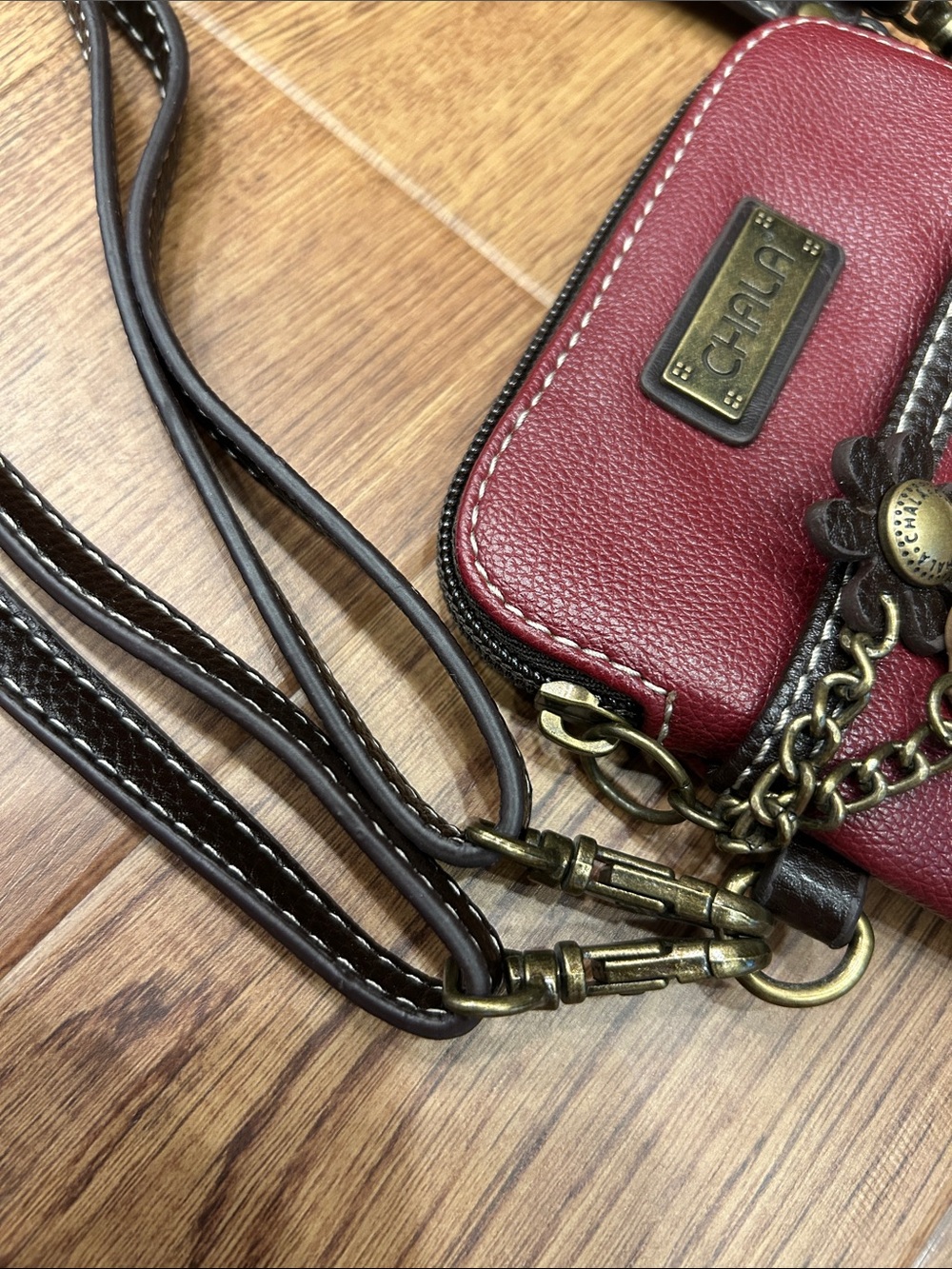 Chala Cellphone Xbody Ivory Pawprint on Maroon Convertible Crossbody Bag Purse - Picture 14 of 15